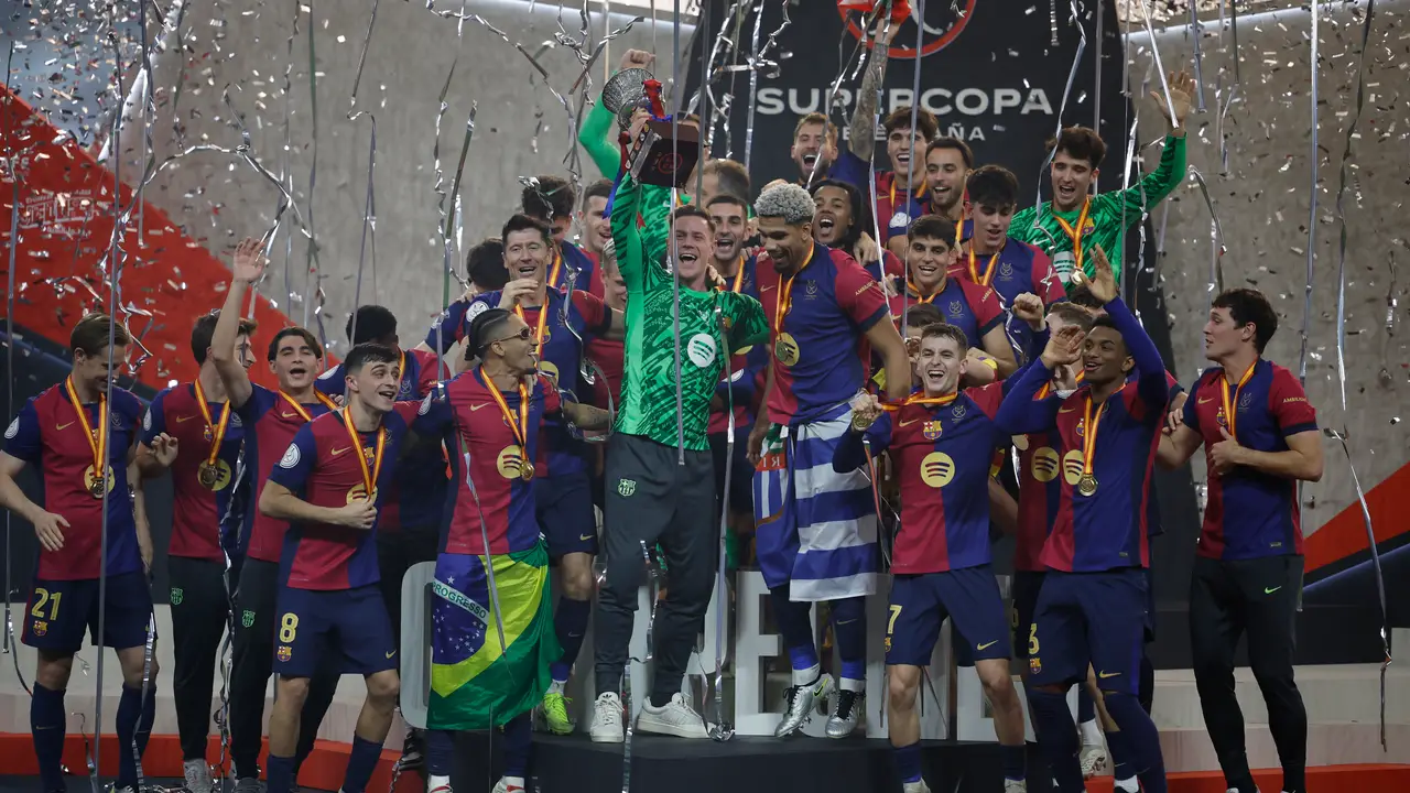 El FC Barcelona se lleva la Supercopa de España El FC Barcelona se lleva la Supercopa de España