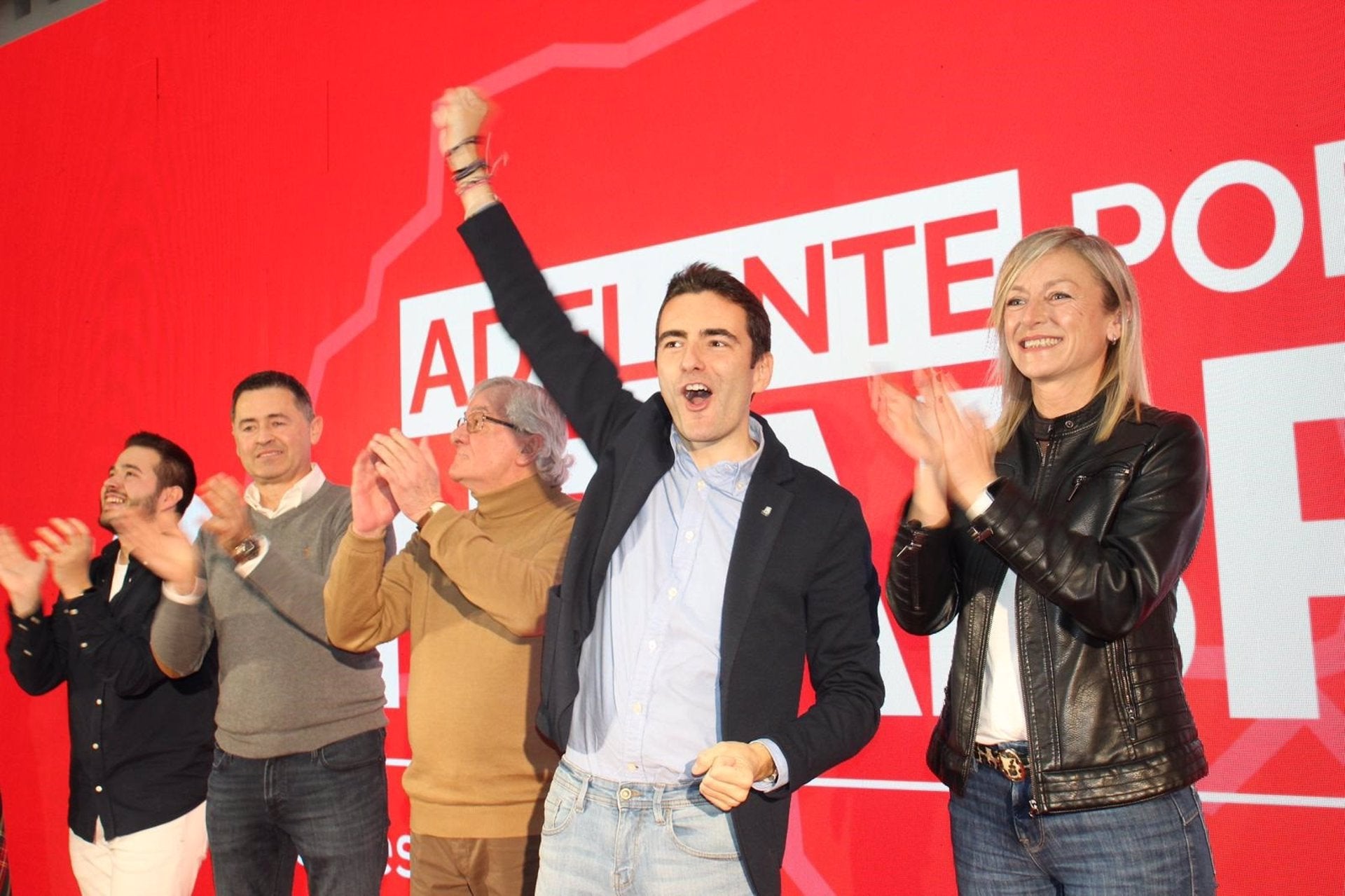 Pedro Casares confirma su candidatura a liderar el PSOE de Cantabria: "Volvamos a ilusionarnos" Pedro Casares confirma su candidatura a liderar el PSOE de Cantabria: "Volvamos a ilusionarnos"