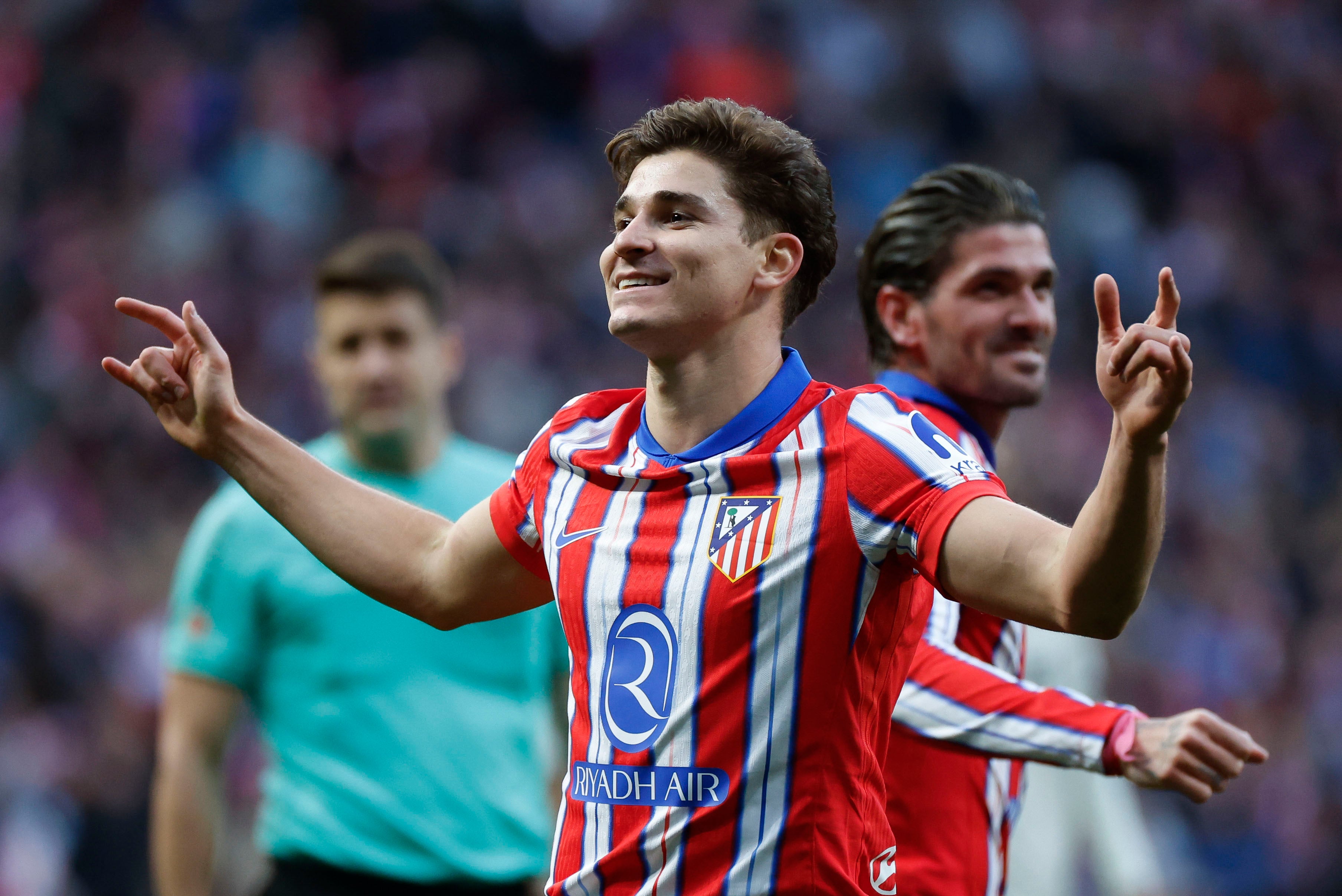 Un tanto de Julián Álvarez da el triunfo y el liderato al Atleti Un tanto de Julián Álvarez da el triunfo y el liderato al Atleti