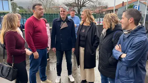 Pablo Zuloaga durante una visita a la Agrupación de Marina de Cudeyo Pablo Zuloaga durante una visita a la Agrupación de Marina de Cudeyo