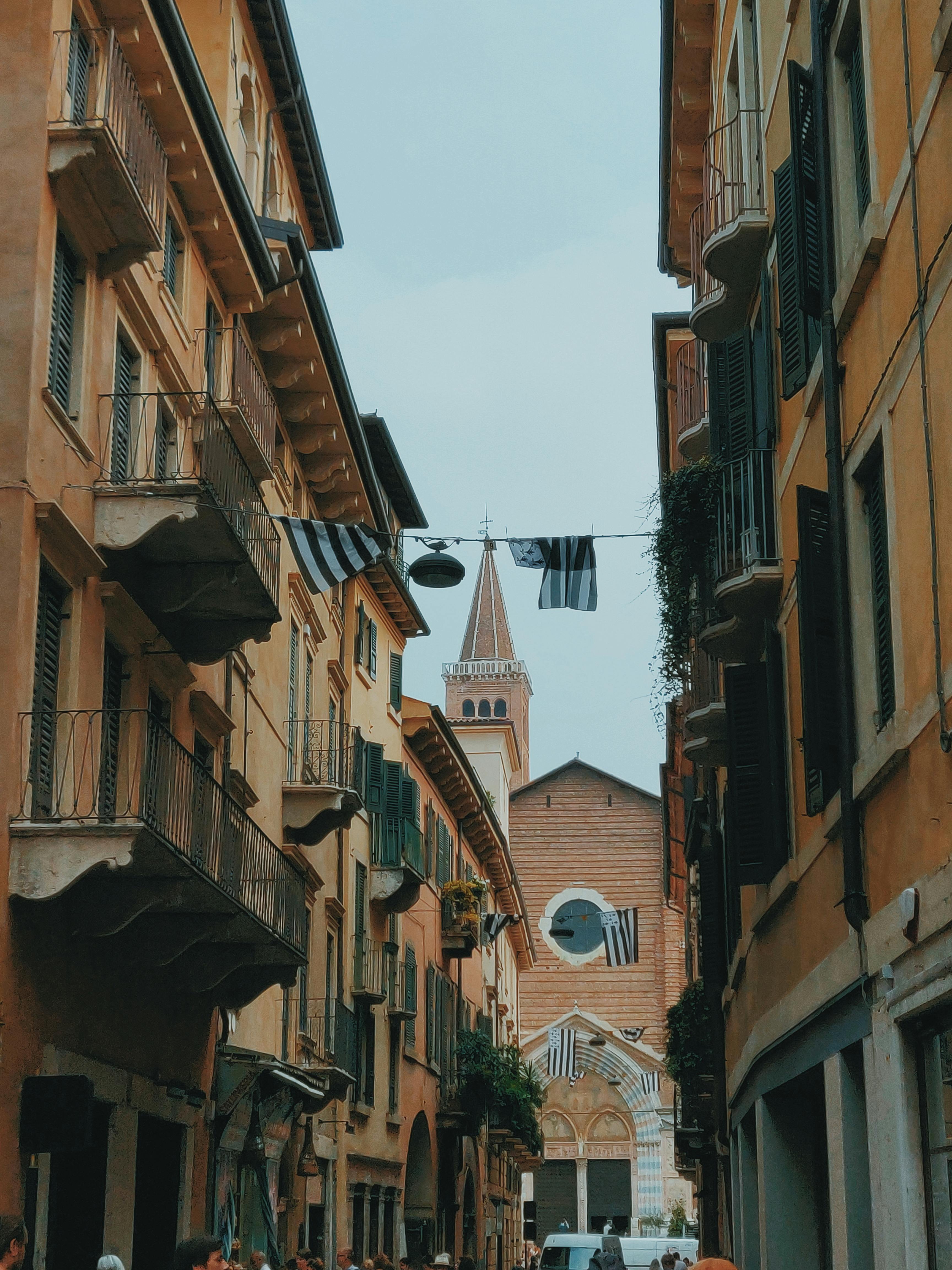 Un recorrido literario por Verona, escenario de 'Romeo y Julieta' episode artwork