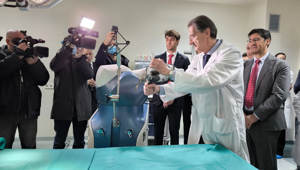 Nuevo brazo robótico inaugurado esta mañana en el Hospital de Ciudad Real Nuevo brazo robótico inaugurado esta mañana en el Hospital de Ciudad Real