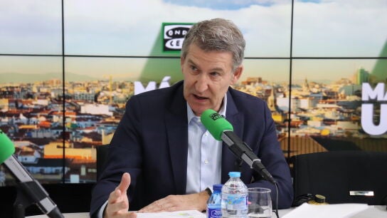 El presidente del Partido Popular, Alberto N&uacute;&ntilde;ez Feij&oacute;o, durante su entrevista con Carlos Alsina en 'M&aacute;s de uno'