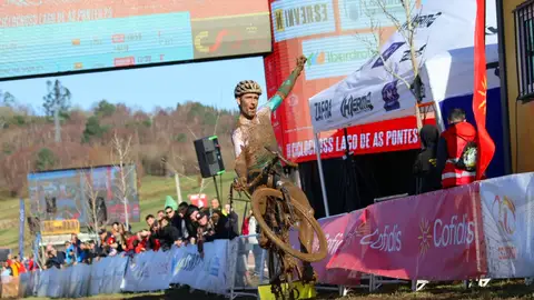 Felipe Orts hace historia y bate el récord de títulos nacionales consecutivos con su séptimo triunfo como Campeón de España Felipe Orts hace historia y bate el récord de títulos nacionales consecutivos con su séptimo triunfo como Campeón de España