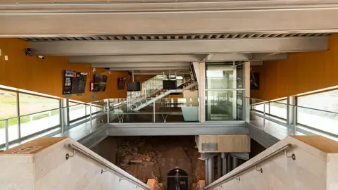 La Diputación saca a licitación la dotación y equipamiento interpretativo de la Cueva de los Franceses y del punto de Información de visitantes de Villaescusa .