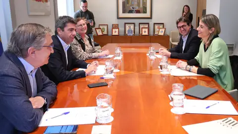 Reunión de la alcaldesa de Crevillent con el presidente de la Generalitat Valenciana. Reunión de la alcaldesa de Crevillent con el presidente de la Generalitat Valenciana.