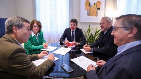 Reunión del presidente de la Generalitat Valenciana con los rectores de la UMH de Elche y la UA.