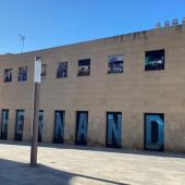 Aitor Larrabide: "La retirada de los vinilos del Rincón Hernandiano se ha hecho de manera unilateral y sin diálogo"