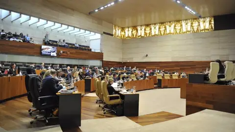 PSOE, Vox y Unidas siguen sin noticias para consensuar las cuentas con un PP que no aclara si les llamará PSOE, Vox y Unidas siguen sin noticias para consensuar las cuentas con un PP que no aclara si les llamará