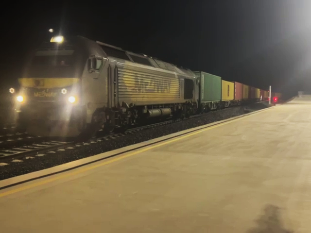 La terminal ferroviaria de la Plataforma Logística de Badajoz ha recibido su primer tren que saldrá cargado esta semana hasta Sines La terminal ferroviaria de la Plataforma Logística de Badajoz ha recibido su primer tren que saldrá cargado esta semana hasta Sines