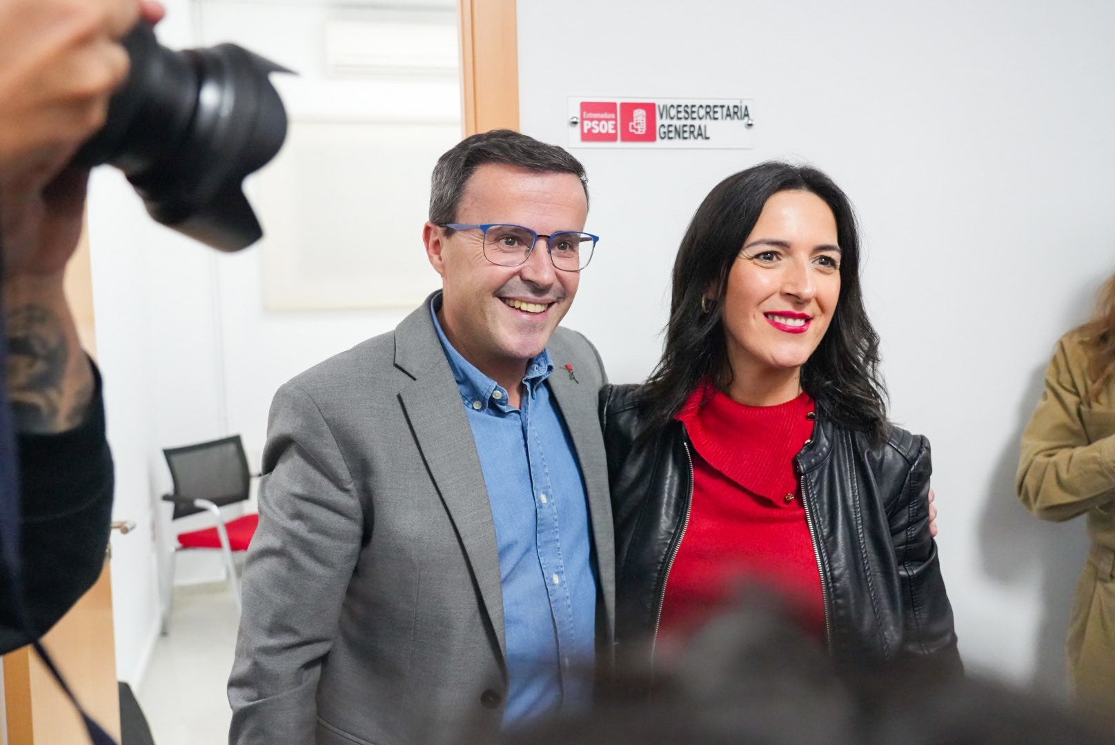 Gallardo se impone en unas primarias tras las que deberá "coser" la división provincial del Partido Gallardo se impone en unas primarias tras las que deberá "coser" la división provincial del Partido