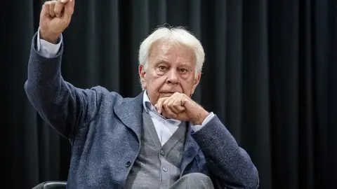 Felipe González carga contra el "tirano maduro" y critica la postura de la UE Felipe González carga contra el "tirano maduro" y critica la postura de la UE