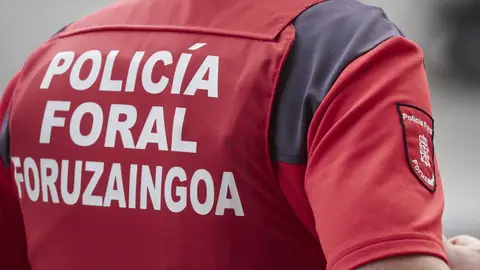 Un miembro de la policía foral, en Navarra (España). Un miembro de la policía foral, en Navarra (España).