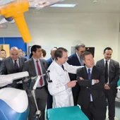 García-Page ha visitado el nuevo brazo robótico para traumatología en el Hospital de Ciudad Real García-Page ha visitado el nuevo brazo robótico para traumatología en el Hospital de Ciudad Real