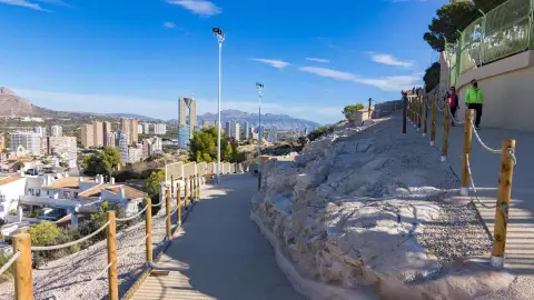 El yacimiento del Tossal de La Cala de Benidorm se consolida como punto turístico con más de 53.000 visitas en 2024 El yacimiento del Tossal de La Cala de Benidorm se consolida como punto turístico con más de 53.000 visitas en 2024