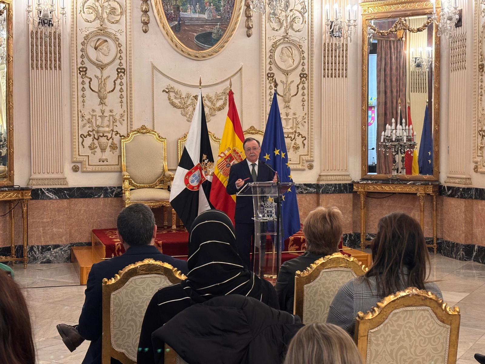 Vivas apuesta por la Aduana Comercial, pero respalda el proyecto “más España y más Europa” para el futuro de Ceuta Vivas apuesta por la Aduana Comercial, pero respalda el proyecto “más España y más Europa” para el futuro de Ceuta