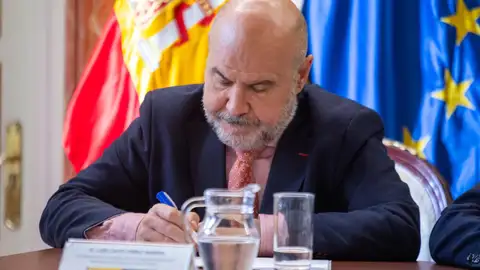 Cermi insta a CC.AA a adaptar normativas para que cuestiones de autonomía y dependencia pasen a la jurisdicción social Cermi insta a CC.AA a adaptar normativas para que cuestiones de autonomía y dependencia pasen a la jurisdicción social