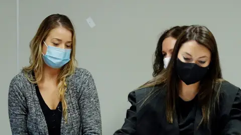 Maje, en un momento del juicio por el asesinato de su marido Quién es Maje, la viuda negra de Patraix condenada a 22 años de cárcel por el asesinato de su marido