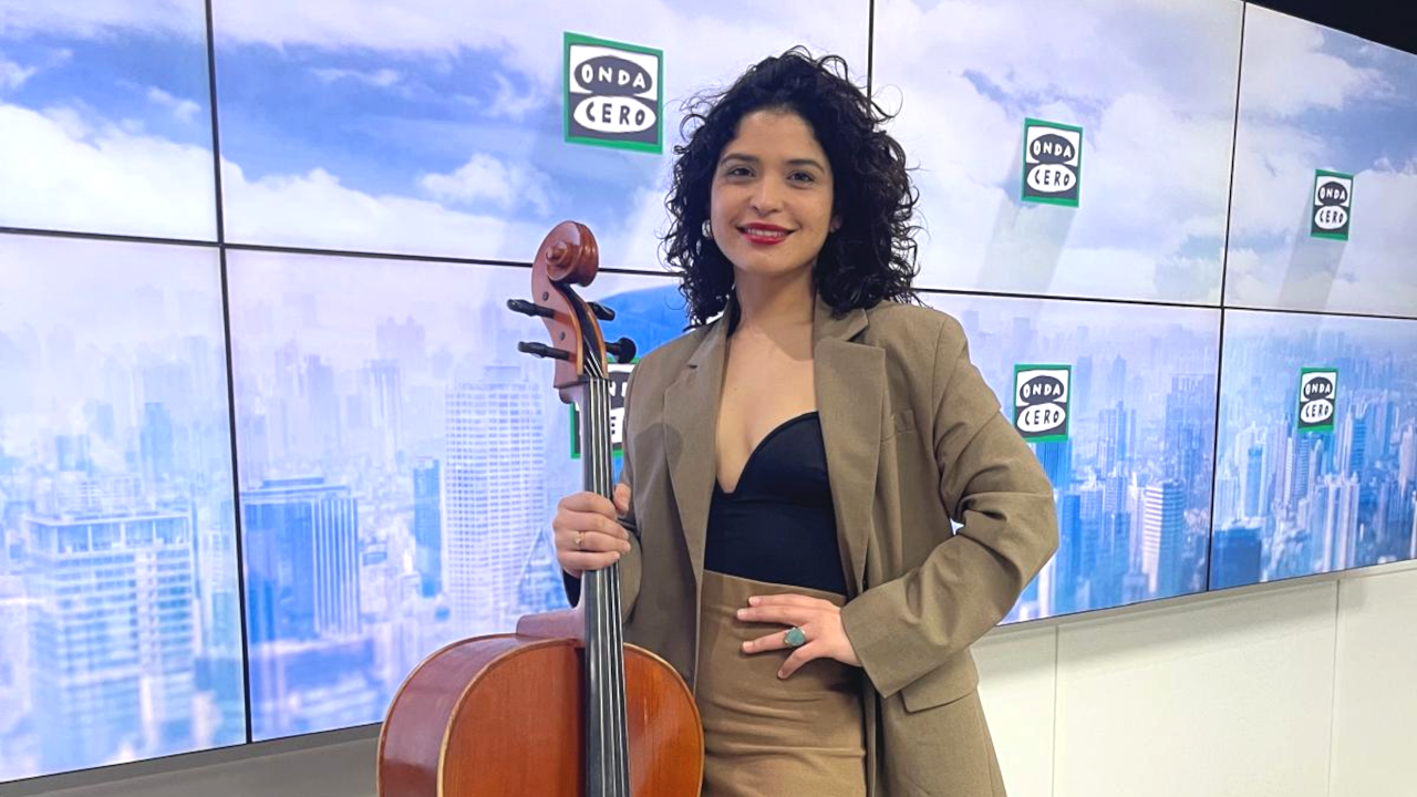 Ana Carla Maza ens porta fins al Carib amb el seu violoncel Ana Carla Maza ens porta fins al Carib amb el seu violoncel