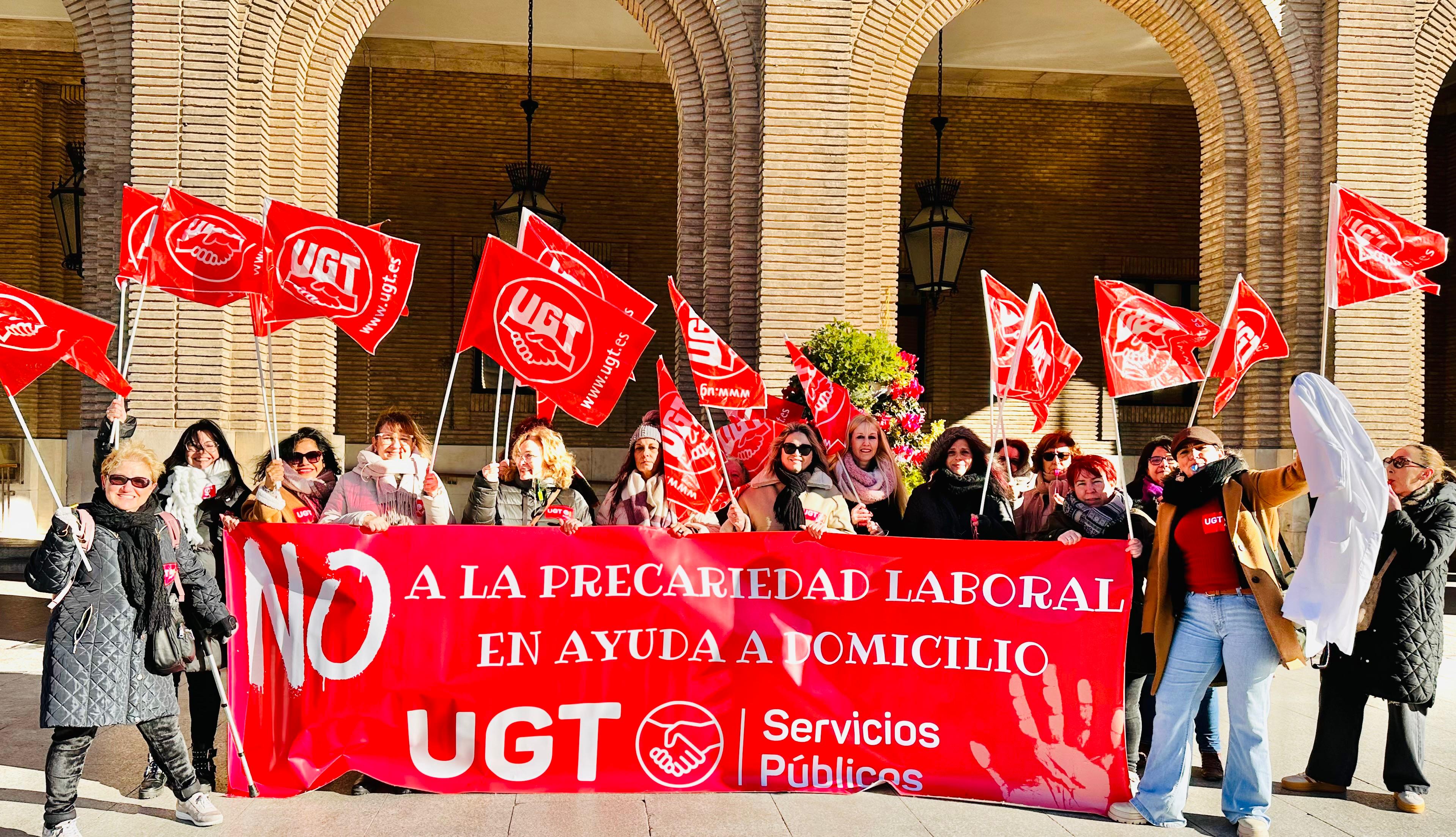 Las trabajadoras de Ayuda a Domicilio de Zaragoza vuelven a movilizarse Las trabajadoras de Ayuda a Domicilio de Zaragoza vuelven a movilizarse