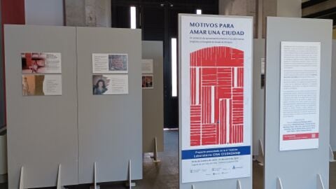 Paneles de la exposici&oacute;n "Motivos para amar una ciudad"