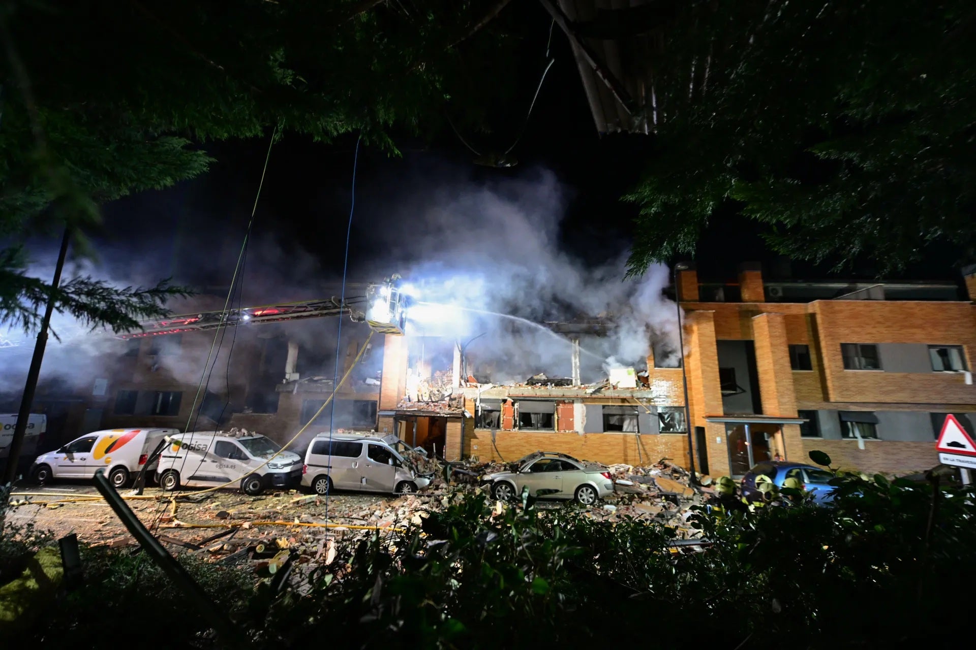 Dos personas heridas en las explosiones de Noáin permanecen graves e ingresadas en la UCI Dos personas heridas en las explosiones de Noáin permanecen graves e ingresadas en la UCI