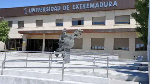 Investigadores de las UEx anuncian paros por la negociación del nuevo convenio colectivo Investigadores de las UEx anuncian paros por la negociación del nuevo convenio colectivo