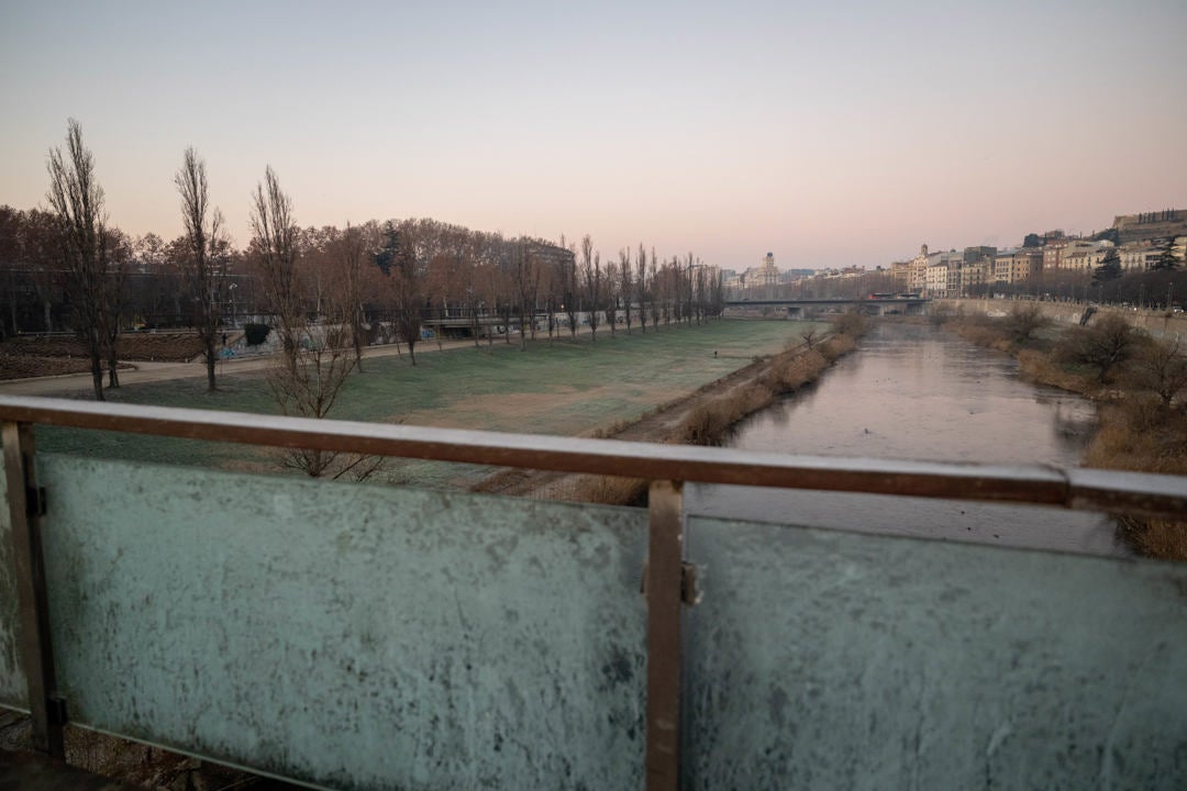 Frío, nieve, olas y lluvia activan el aviso amarillo en diez comunidades Frío, nieve, olas y lluvia activan el aviso amarillo en diez comunidades