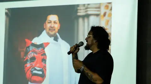 El fotógrafo Jorge Armestar presenta en Perú su libro 'Alma y memoria', que reúne fiestas tradicionales extremeñas El fotógrafo Jorge Armestar presenta en Perú su libro 'Alma y memoria', que reúne fiestas tradicionales extremeñas