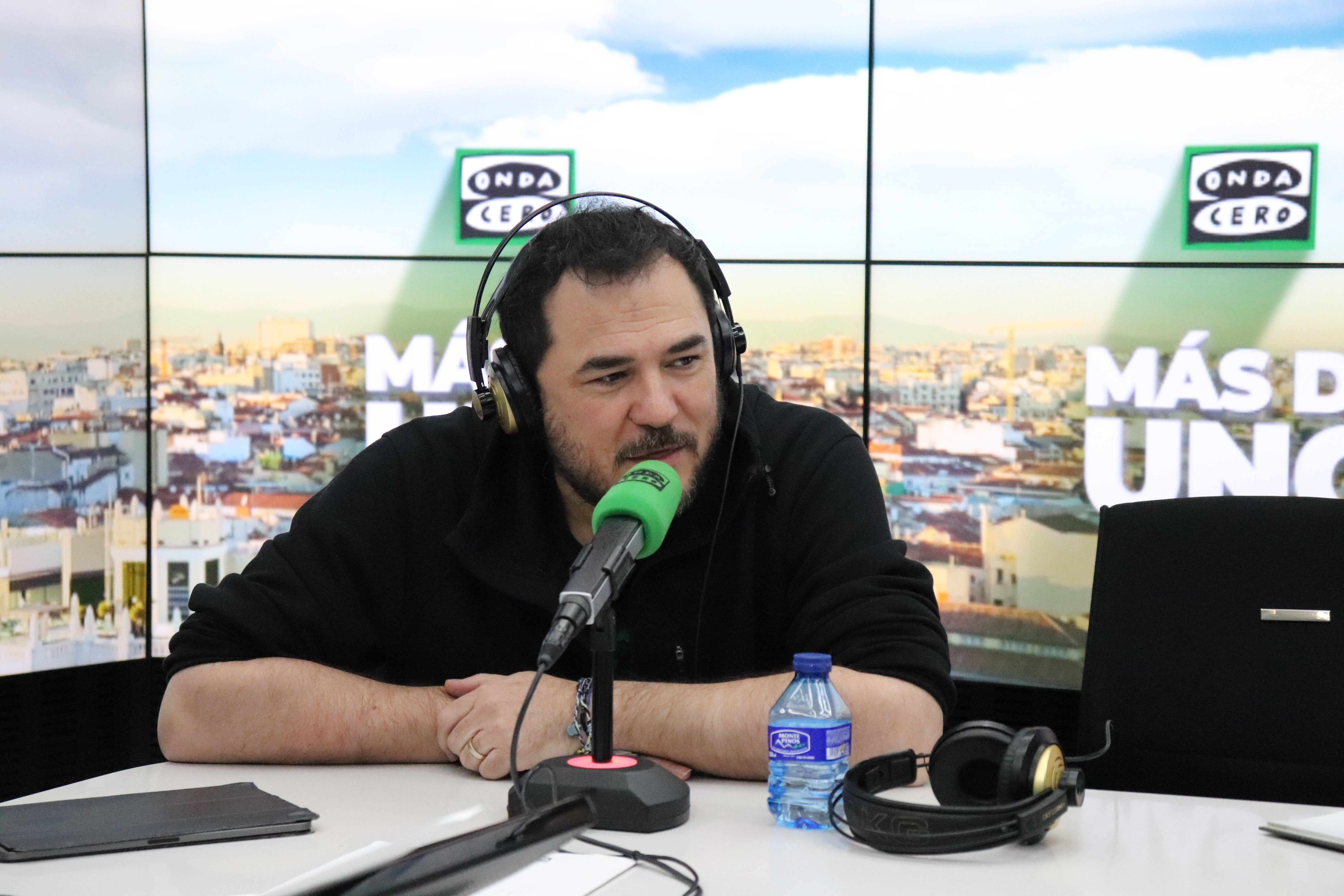 Ismael Serrano presenta su nuevo disco: "Tocar con una orquesta sinfónica es la fantasía de todo autor" Ismael Serrano presenta su nuevo disco: "Tocar con una orquesta sinfónica es la fantasía de todo autor"