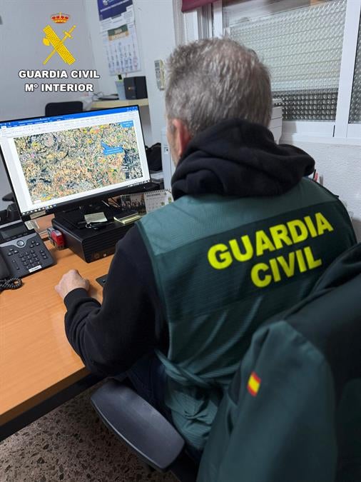 Detenido por robar en viviendas tras ser grabado por cámara de seguridad de una de ellas Detenido por robar en viviendas tras ser grabado por cámara de seguridad de una de ellas