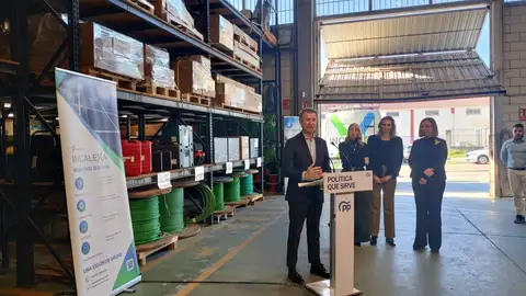 Feijóo reafirma que "ocurra lo que ocurra" con los PGEx para 2025, "el Gobierno de Extremadura tiene una larga vida" Feijóo reafirma que "ocurra lo que ocurra" con los PGEx para 2025, "el Gobierno de Extremadura tiene una larga vida"