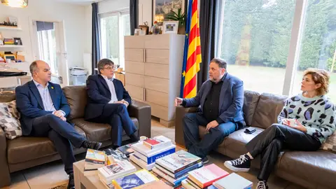El presidente de Junts, Carles Puigdemont, y el de ERC, Oriol Junqueras, se reúnen este jueves en Waterloo (Belgica) El presidente de Junts, Carles Puigdemont, y el de ERC, Oriol Junqueras, se reúnen este jueves en Waterloo (Belgica)/ EFE/ Nuria Camera