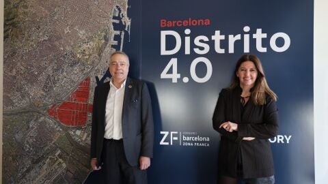 Pere Navarro, delegat de l'Estat al Consorci de la Zona Franca, i Blanca Sorigué, directora general del Consorci