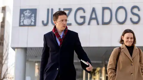 Íñigo Errejón a su salida de los juzgados de Plaza de Castilla Íñigo Errejón a su salida de los juzgados de Plaza de Castilla