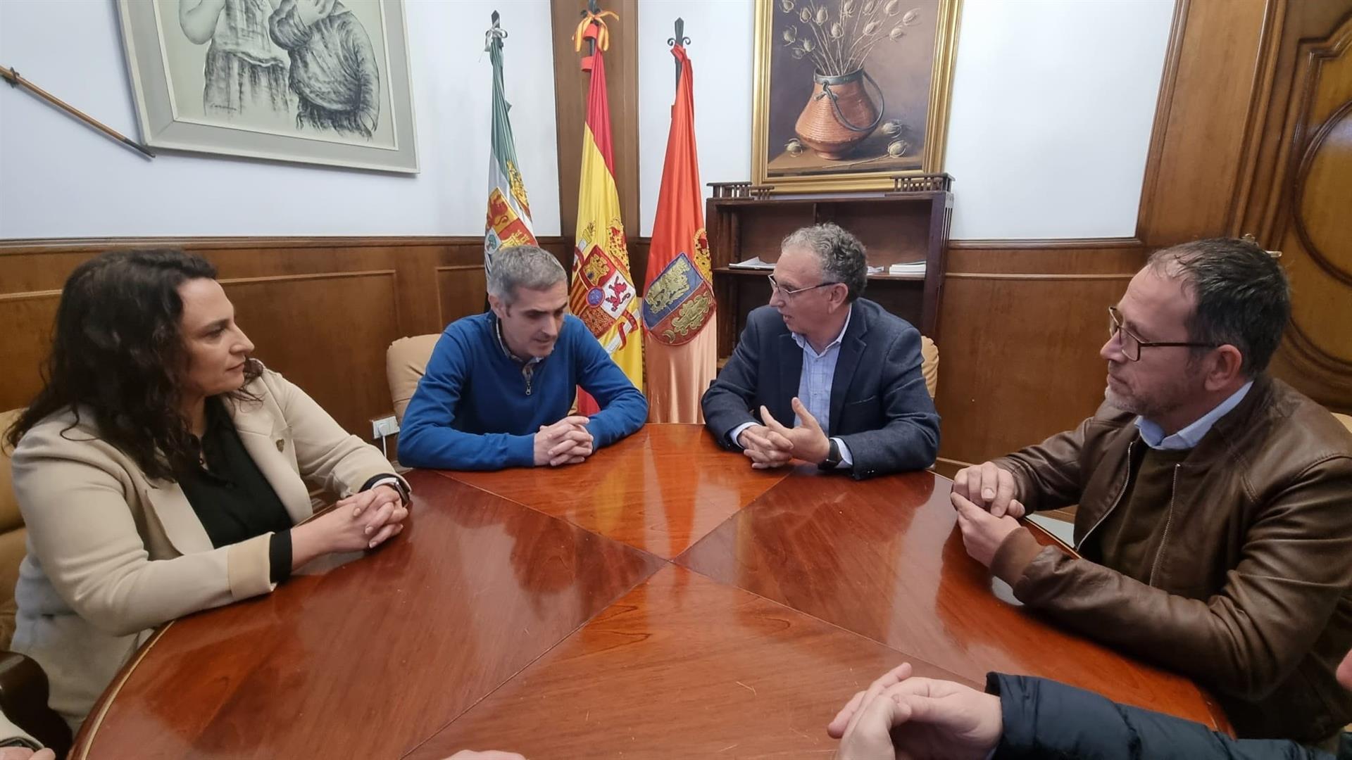 El delegado del Gobierno sitúa a la empresa Inquiba de Guareña como "ejemplo de innovación y dinamismo" El delegado del Gobierno sitúa a la empresa Inquiba de Guareña como "ejemplo de innovación y dinamismo"
