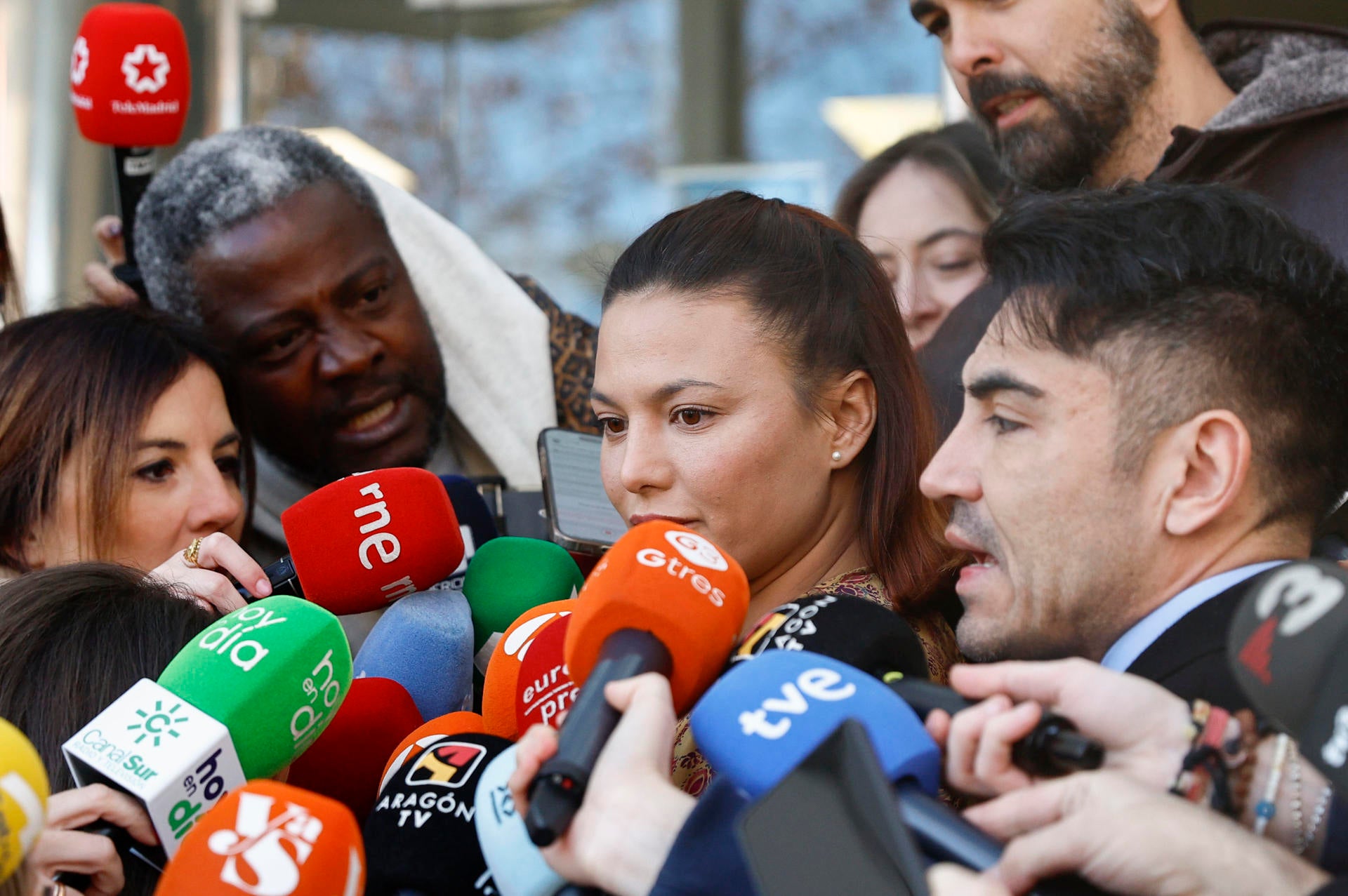 Mouliáa sospecha que Errejón le pudo echar algo en la copa y asegura que la tocó sin su consentimiento Mouliáa sospecha que Errejón le pudo echar algo en la copa y asegura que la tocó sin su consentimiento
