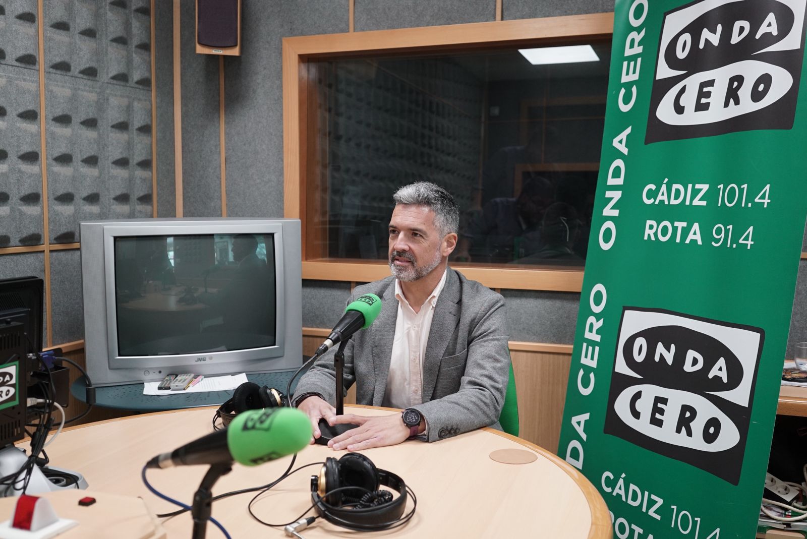 El alcalde de Rota exige a la Junta que cumpla su papel para construir vivienda: "Nosotros ponemos suelo, ellos no hacen nada" El alcalde de Rota exige a la Junta que cumpla su papel para construir vivienda: "Nosotros ponemos suelo, ellos no hacen nada"