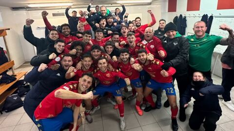 El Atlético Saguntino celebra su victoria frente al Villarreal C (3-2)