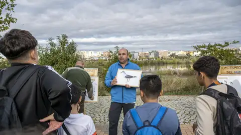 Abierto el plazo hasta el 31 de enero para que centros educativos extremeños soliciten participar en los Paseos por el Guadiana Abierto el plazo hasta el 31 de enero para que centros educativos extremeños soliciten participar en los Paseos por el Guadiana