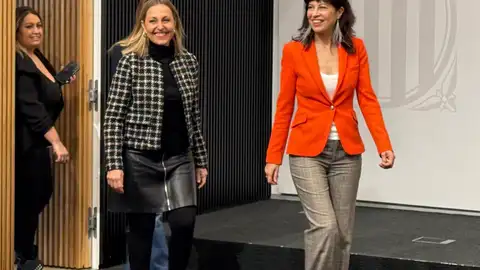 La consellera d'Igualtat i Feminisme, Eva Menor, i la ministra d'Igualtat, Ana Redondo, després de la reunió La consellera d'Igualtat i Feminisme, Eva Menor, i la ministra d'Igualtat, Ana Redondo, després de la reunió