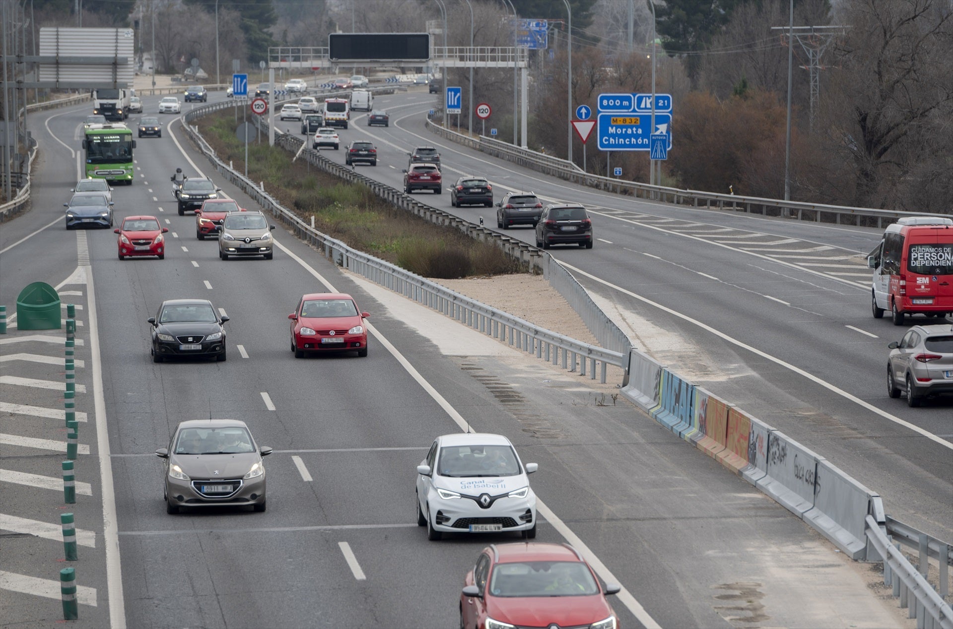Adiós a los triángulos de la DGT: la fecha límite para tener este nuevo dispositivo en tu coche Adiós a los triángulos de la DGT: la fecha límite para tener este nuevo dispositivo en tu coche