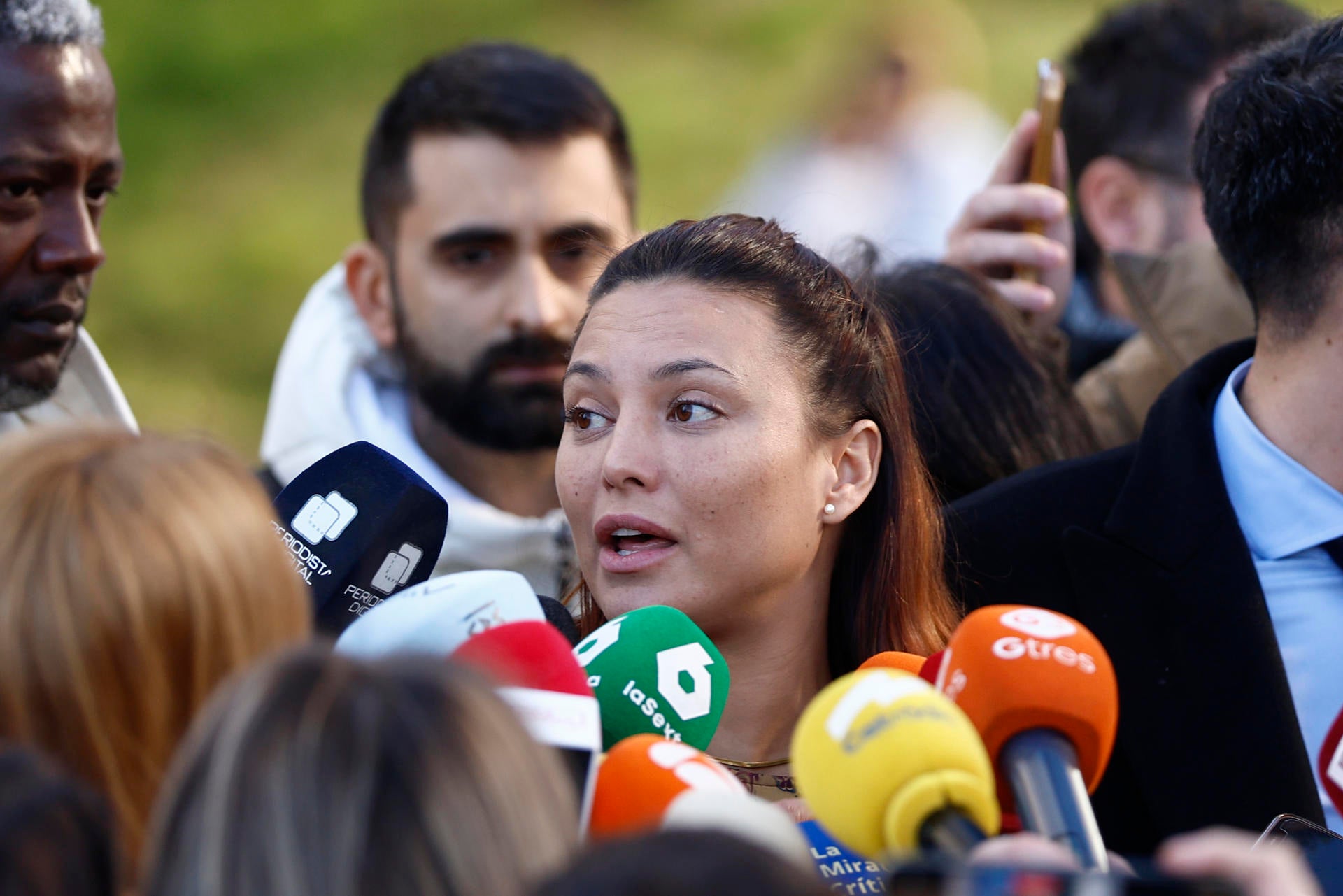 El vídeo de Mouliaá ante el juez: "Errejón Me tiró a la cama y allí me quitó el sujetador" El vídeo de Mouliaá ante el juez: "Errejón Me tiró a la cama y allí me quitó el sujetador"