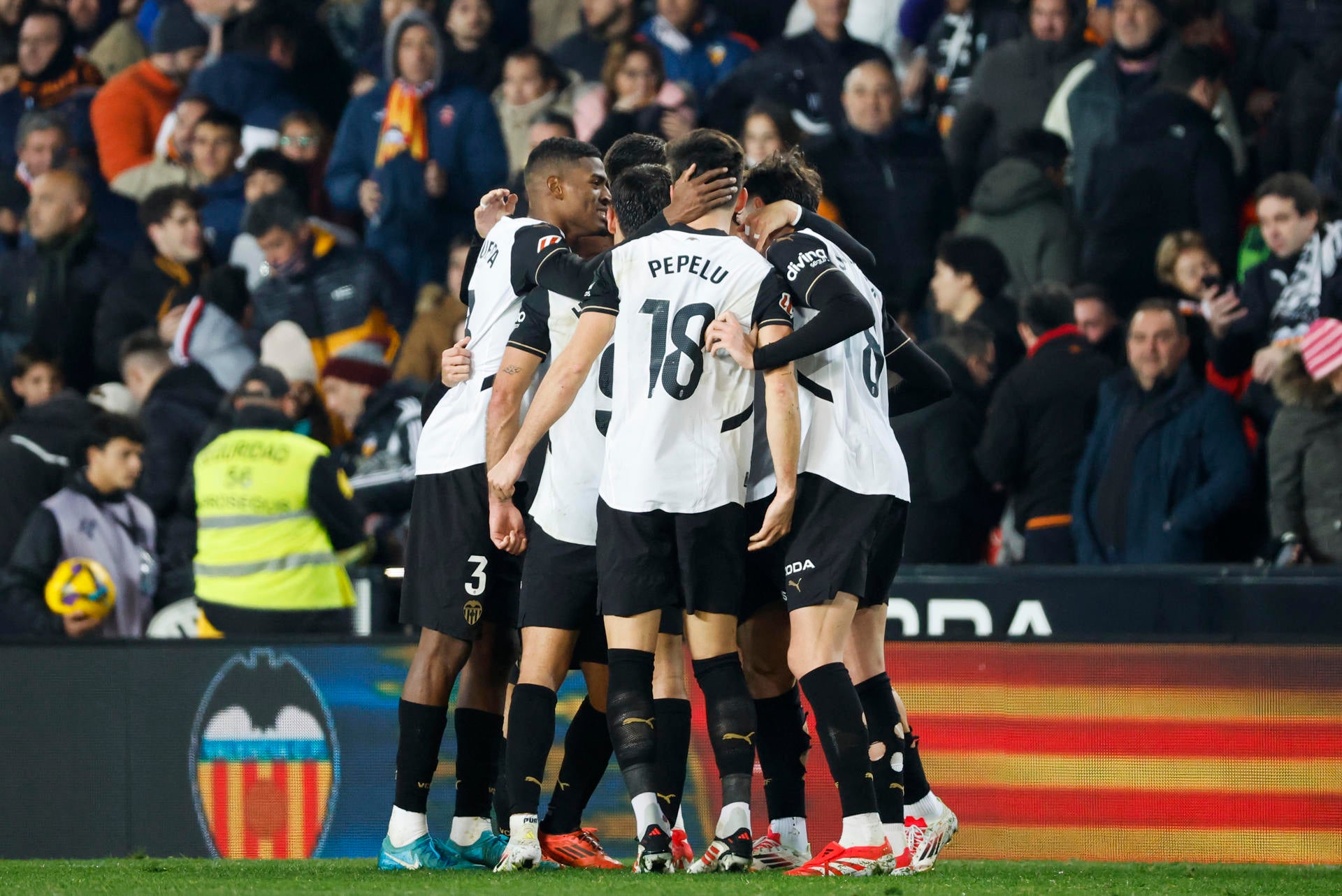 El Valencia de Corberán suma su primer triunfo liguero El Valencia de Corberán suma su primer triunfo liguero