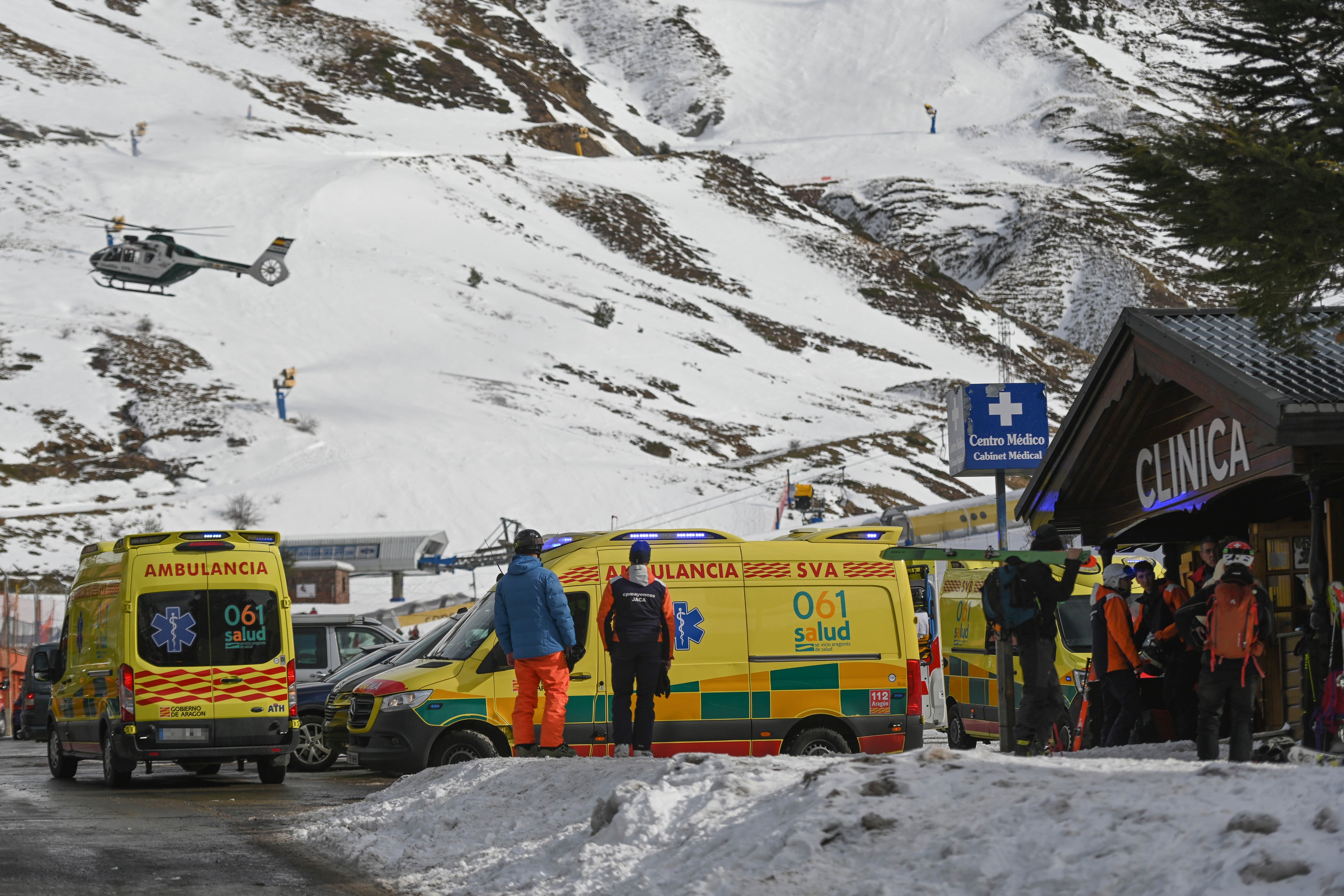 Reabre la pista de esquí de Astún, excepto el telesilla que la Guardia Civil continúa investigando Reabre la pista de esquí de Astún, excepto el telesilla que la Guardia Civil continúa investigando