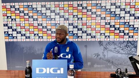 20-1-2025 Kwasi Sibo en la sala de prensa del Requex&oacute;n