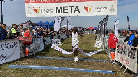 El ugandés Dan Kibet y la kazaja Daisy Jepkemei se imponen en el Gran Premio de Campo a Través de la Diputación de Cáceres El ugandés Dan Kibet y la kazaja Daisy Jepkemei se imponen en el Gran Premio de Campo a Través de la Diputación de Cáceres