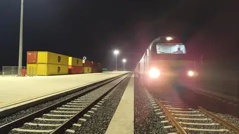 El tren Sevilla- Sines partía este sábado a las 6:00h desde la terminal ferroviaria de la Plataforma logística de Badajoz El tren Sevilla- Sines partía este sábado a las 6:00h desde la terminal ferroviaria de la Plataforma logística de Badajoz