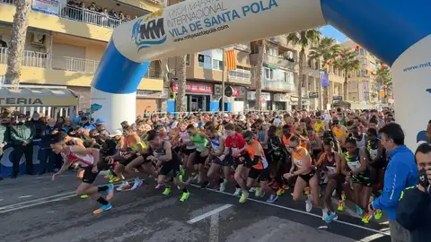 Salida de la edición número 33 de la Media Maratón Internacional Villa de Santa Pola. Salida de la edición número 33 de la Media Maratón Internacional Villa de Santa Pola.