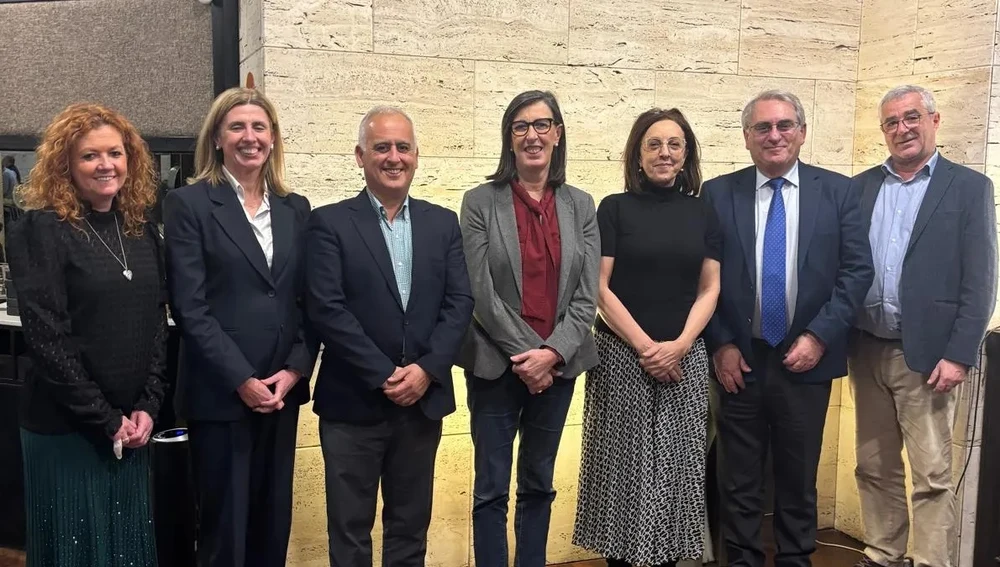 Integrantes del jurado encargado de fallar I Premio Luz Verde de Onda Cero Asturias. Integrantes del jurado encargado de fallar I Premio Luz Verde de Onda Cero Asturias.